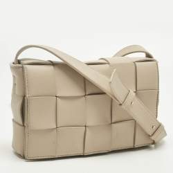 Pre Owned Bottega Veneta Beige Intrecciato Leather Cassette Shoulder Bag