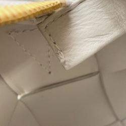 Pre Owned Bottega Veneta Maxi Intrecciato Brique Cassette Hobo Bag White Lambskin Size Small