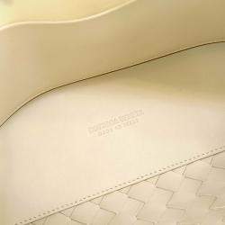 Pre Owned Bottega Veneta Beige Leather Andiamo Small