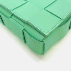 مملوكة مسبقًا Bottega Veneta Lambskin Cassette Crossbody