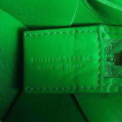 Pre Owned حقيبة كتف بوتيغا فينيتا كاسيت صغيرة للكاميرا من جلد العجل