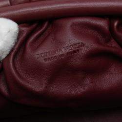 مملوكة مسبقًا حقيبة كروس بودي بوتيغا فينيتا ذا ميني باوتش جلد حمل أحمر