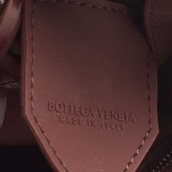 مملوكة مسبقًا حقيبة كتف بوتيغا فينيتا كاسيت جلد انتريشياتو أرجواني فاتح