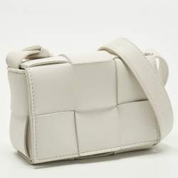 مملوكة مسبقًا Bottega Veneta Cassette Mini White Intrecciato Leather Crossbody Bag