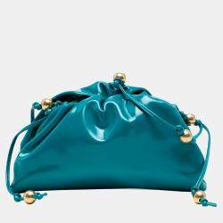 مملوكة مسبقًا حقيبة كروس بوتيغا فينيتا ميني أزرق برّاق بحزام خرزي