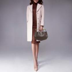 مملوكة مسبقًا حقيبة بوتيغا فينيتا وذروة جلد انتريشياتو أبيض سردين