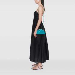 مملوكة مسبقًا Bottega Veneta Blue Patent Beaded Strap The Mini Pouch Crossbody