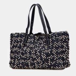 مملوكة مسبقًا حقيبة يد بوتيغا فينيتا ليدو كبيرة جلد انتريشياتو أبيض أسود