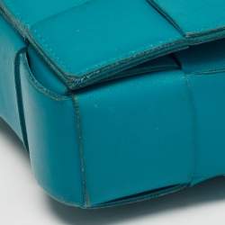 مملوكة مسبقًا Bottega Veneta Cassette Teal Green Intrecciato Leather Shoulder Bag