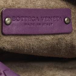 مملوكة مسبقًا Bottega Veneta Pocket Purple Intrecciato Leather Camera Crossbody Bag