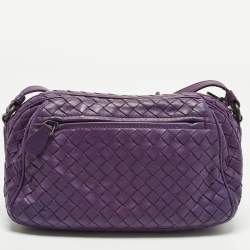 مملوكة مسبقًا Bottega Veneta Pocket Purple Intrecciato Leather Camera Crossbody Bag