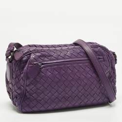 مملوكة مسبقًا Bottega Veneta Pocket Purple Intrecciato Leather Camera Crossbody Bag