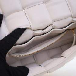 Pre Owned Bottega Veneta White Lambskin Padded Cassette