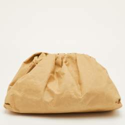 مملوكة مسبقًا Bottega Veneta The Pouch Beige Kraft Paper Carta Clutch