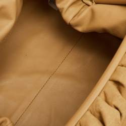 مملوكة مسبقًا Bottega Veneta The Pouch Beige Kraft Paper Carta Clutch