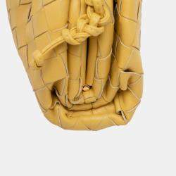 مملوكة مسبقًا Bottega Veneta Yellow Nappa Intrecciato The Mini Pouch Crossbody