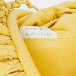 مملوكة مسبقًا Bottega Veneta Yellow Nappa Intrecciato The Mini Pouch Crossbody
