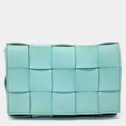 مملوكة مسبقًا حقيبة بوتيغا فينيتا جلد زرقاء كاسيت صغيرة