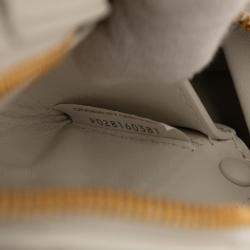 مملوكة مسبقًا حقيبة بوتيغا فينيتا كاسيت بريك ناعمة صغيرة صناعة إنتريشياتو بيضاء