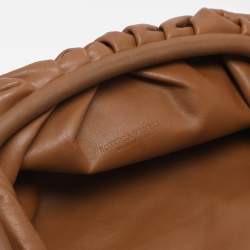 مملوكة مسبقًا حقيبة كلتش بوتيغا فينيتا جلد بني تين 