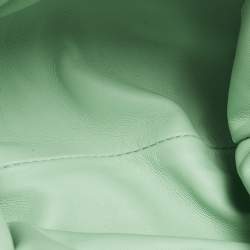 مملوكة مسبقًا حقيبة صغيرة بوتيغا فينيتا ذا باوتش جلد إنتريتشياتو أخضر فاتح