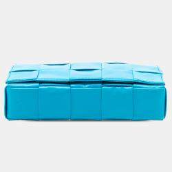 Pre Owned حقيبة كروس بودي بوتيغا فينيتا كاسيت جلد العجل ورق أزرق صغيرة إنتريشياتو