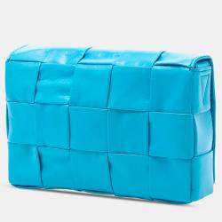 Pre Owned حقيبة كروس بودي بوتيغا فينيتا كاسيت جلد العجل ورق أزرق صغيرة إنتريشياتو