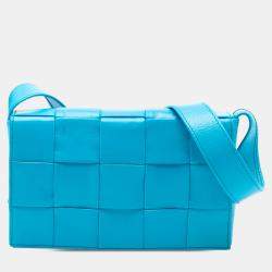 Pre Owned حقيبة كروس بودي بوتيغا فينيتا كاسيت جلد العجل ورق أزرق صغيرة إنتريشياتو