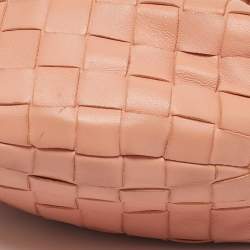 مملوكة مسبقًا Bottega Veneta Jodie Knot Mini Peach Pink Intrecciato Leather Hobo
