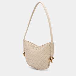 مملوكة مسبقًا حقيبة كتف بوتيغا فينيتا سولستيس جلد حمل صغير أبيض منسوج