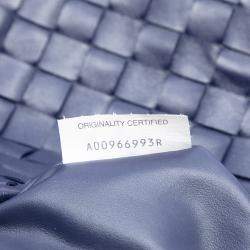 مملوكة مسبقًا حقيبة هوبو بوتيغا فينيتا إنتريتشياتو جلد بقري صغير زرقاء