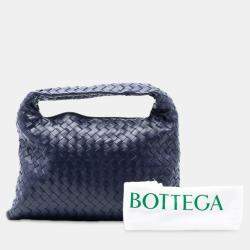 مملوكة مسبقًا حقيبة هوبو بوتيغا فينيتا إنتريتشياتو جلد بقري صغير زرقاء