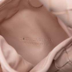 مملوكة مسبقًا Bottega Veneta Pink Mini Calfskin Intrecciato Hop Satchel