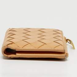Pre Owned Bottega Veneta Beige Intrecciato Leather Compact Wallet