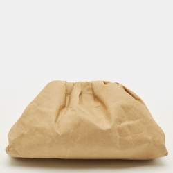 مملوكة مسبقًا Bottega Veneta The Pouch Beige Kraft Paper Clutch