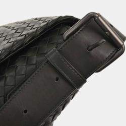 مملوكة مسبقًا حقيبة ماسنجر بوتيغا فينيتا جلد عجل intrecciato أسود