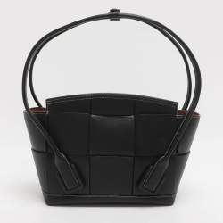 مملوكة مسبقًا Bottega Veneta Arco Small Black Leather Tote