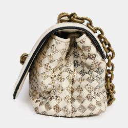 مملوكة مسبقًا حقيبة كتف عقدة أوليمبيا بوتيغا فينيتا 2018 جلد إيرز إنترتشياتو مدققة رمادية