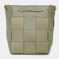 مملوكة مسبقًا Bottega Veneta Green Intrecciato Small Cassette Bucket Bag