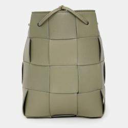 مملوكة مسبقًا Bottega Veneta Green Intrecciato Small Cassette Bucket Bag