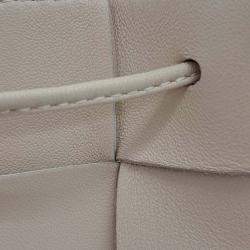 مملوكة مسبقًا حقيبة دلو بوتيغا فينيتا كاسيت جلد بيج