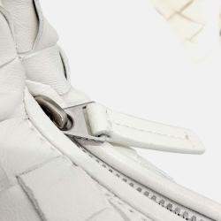مملوكة مسبقًا Bottega Veneta White Leather Mesh Crossbody Bag