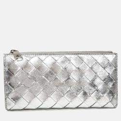 مملوكة مسبقًا Bottega Veneta Silver Leather Mesh Long Wallet