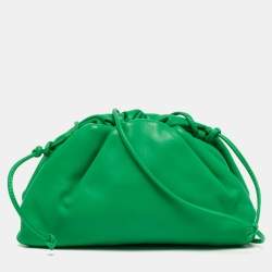 مملوكة مسبقًا Bottega Veneta The Pouch Mini Green Leather Bag