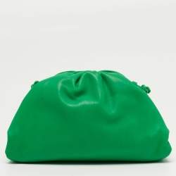 مملوكة مسبقًا Bottega Veneta The Pouch Mini Green Leather Bag