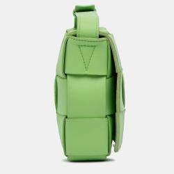 Pre Owned حقيبة كروس بوتيغا فينيتا كاسيت نسيج ناپا أخضر