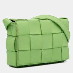 Pre Owned حقيبة كروس بوتيغا فينيتا كاسيت نسيج ناپا أخضر