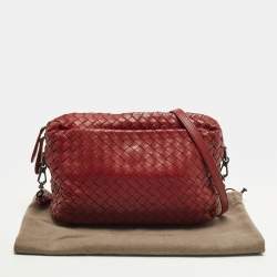مملوكة مسبقًا Bottega Veneta Pocket Red Intrecciato Leather Crossbody Bag