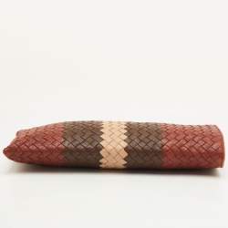 مملوكة مسبقًا حقيبة كلاتش بوتيغا فينيتا جلد انتريشياتو بني/بيج بسحاب