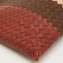 مملوكة مسبقًا حقيبة كلاتش بوتيغا فينيتا جلد انتريشياتو بني/بيج بسحاب